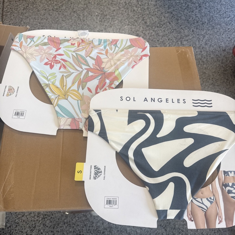 NEW Sol Angeles Women's Bikini Bottoms resellers bundle XS-XL lot of 40 bundle